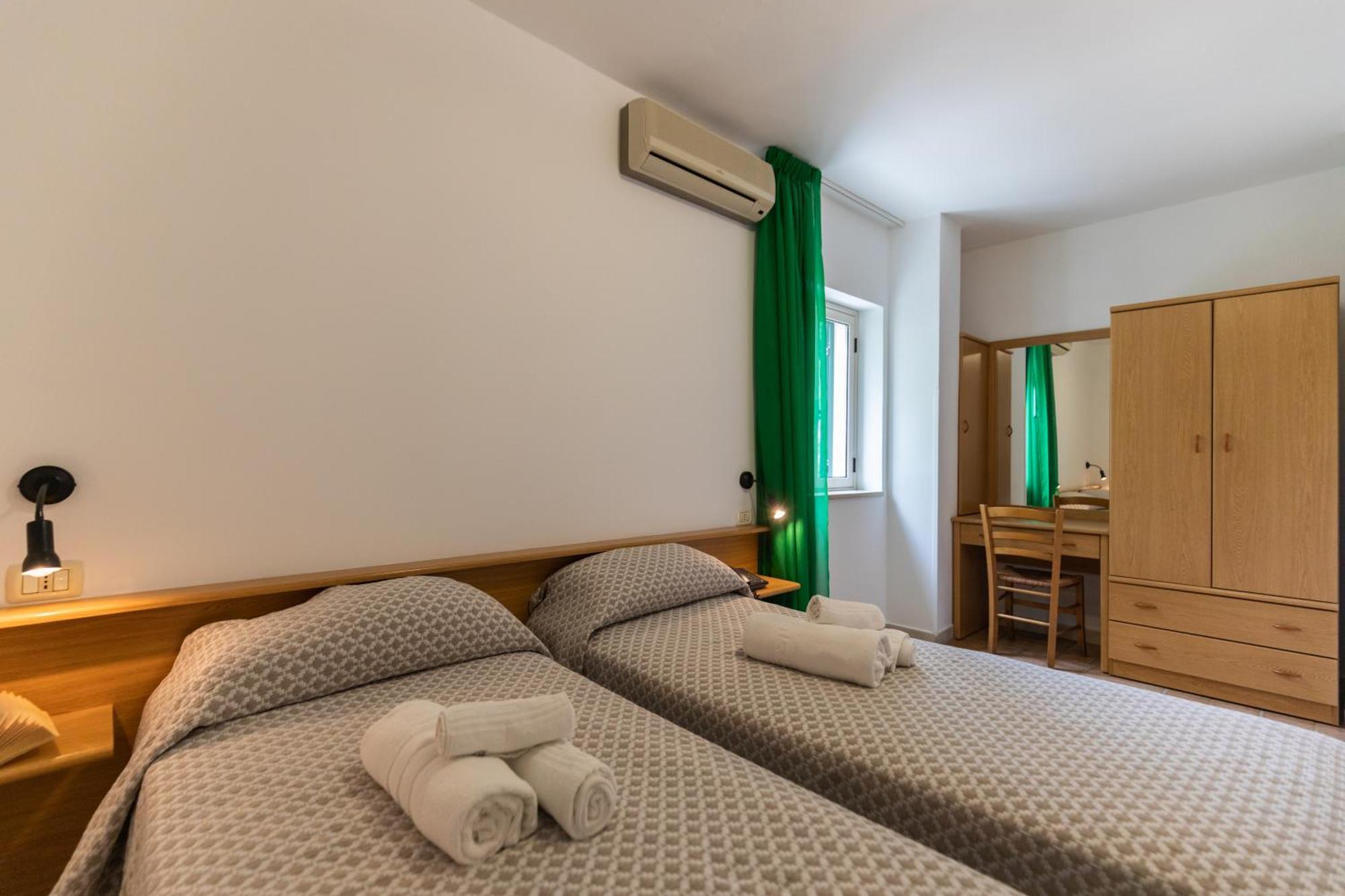 Hotel Marinella Capo Vaticano Ngoại thất bức ảnh