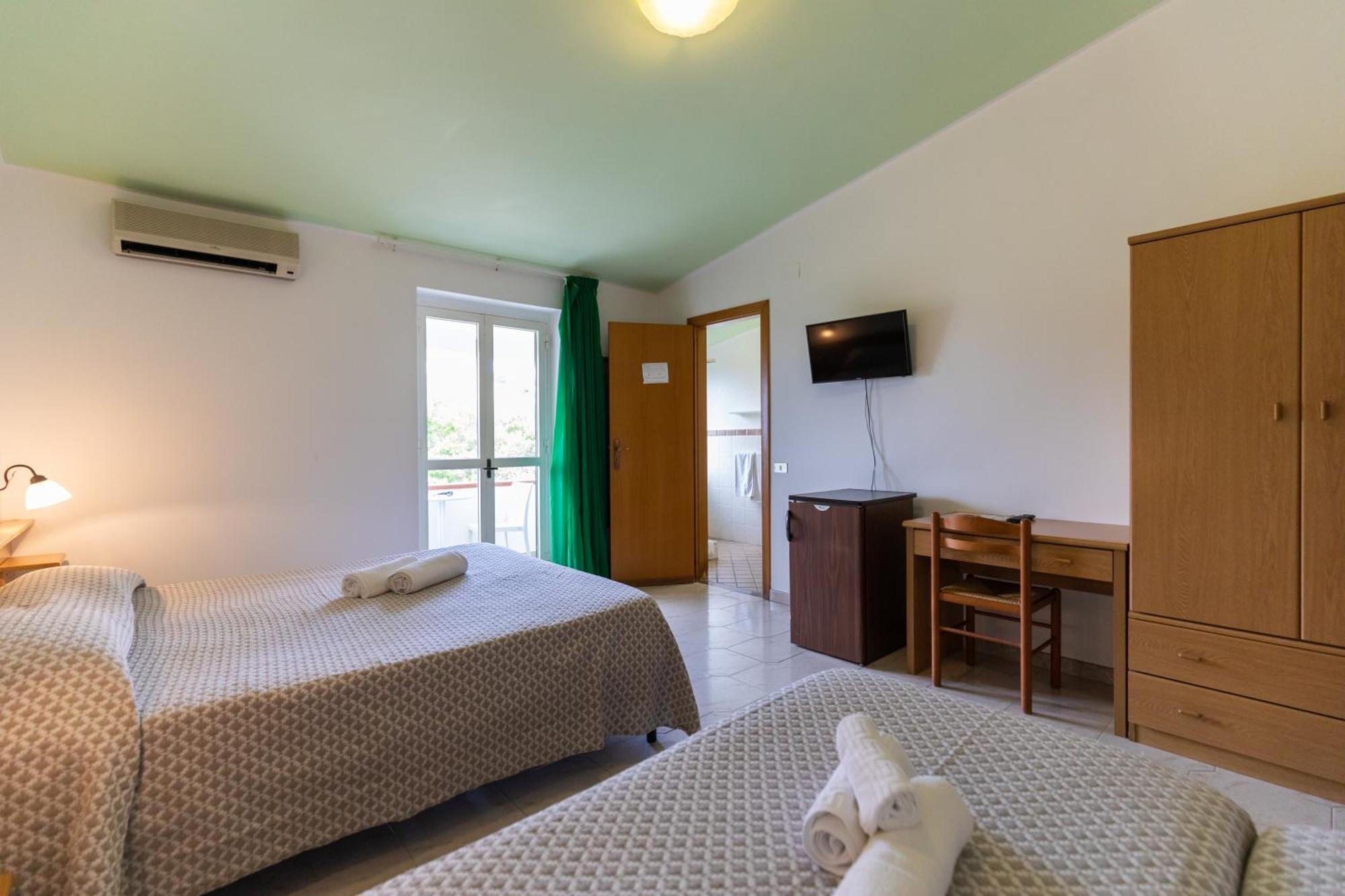 Hotel Marinella Capo Vaticano Ngoại thất bức ảnh