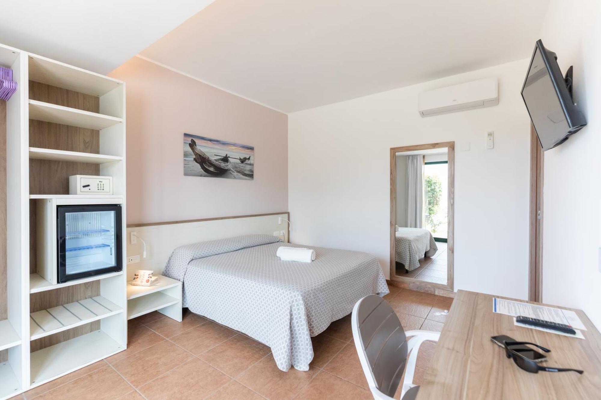 Hotel Marinella Capo Vaticano Ngoại thất bức ảnh