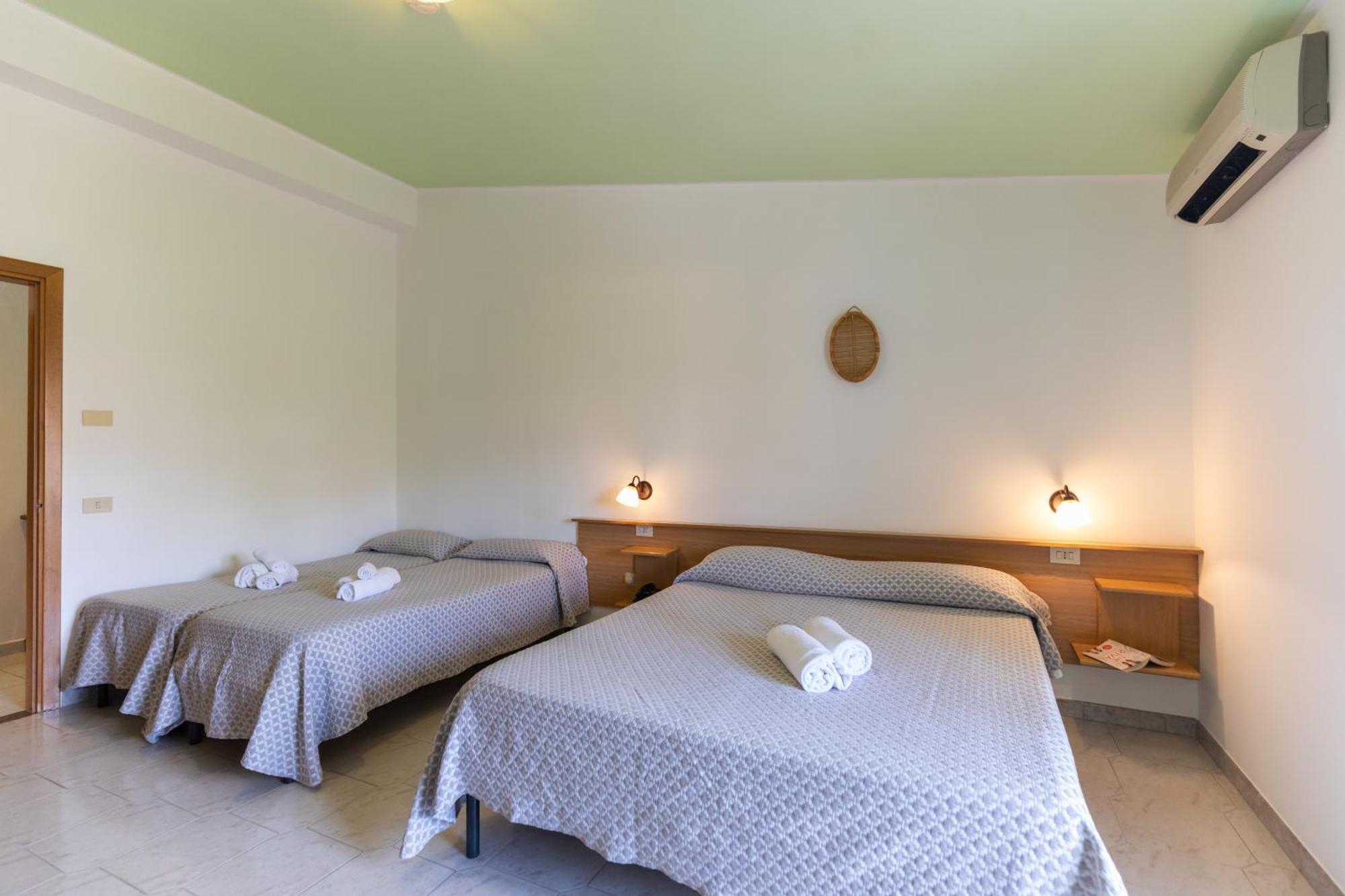 Hotel Marinella Capo Vaticano Ngoại thất bức ảnh